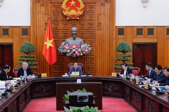 Thủ tướng: Trình Bộ Chính trị để sớm ban hành chế độ, chính sách cho cán bộ, công chức, viên chức khi sắp xếp, tinh gọn bộ máy