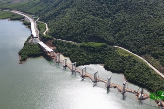 Đầu tư công 2025: Chốt thời điểm hoàn thành 12 dự án cao tốc đường bộ