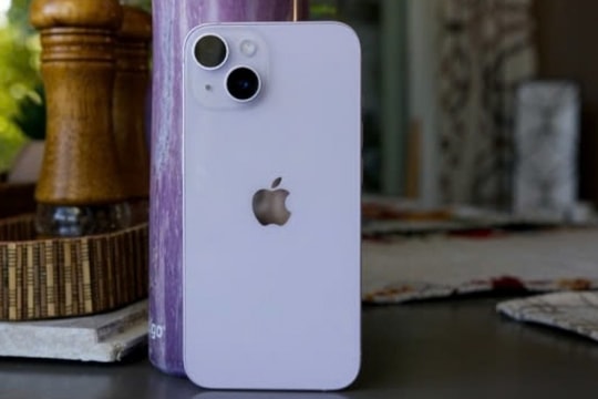 iPhone 14 trở thành "hàng hot" đầu năm mới: Giá như "xả kho", hiệu năng vẫn đỉnh