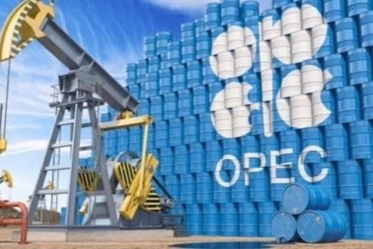 Giá xăng dầu hôm nay 4/1/2025: Giá dầu WTI tăng vượt 74 USD/thùng