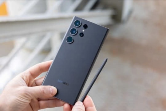 Samsung Galaxy S23 Ultra bỗng "hot" không tưởng: Camera 200MP, pin khủng, giá giảm “chạm đáy”