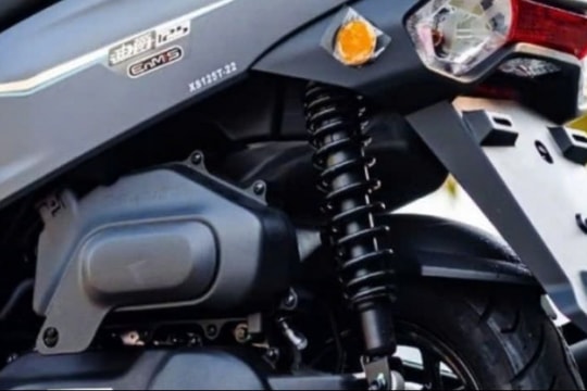 Lộ diện mẫu xe máy khiến Honda Vision "thất thế": Cốp rộng, giá rẻ, "ăn" xăng nhỏ giọt