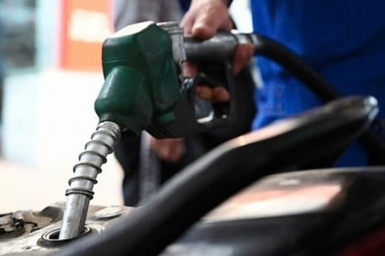 Giá xăng dầu hôm nay 08/01:  Giá dầu Brent và WTI đảo chiều giảm nhẹ