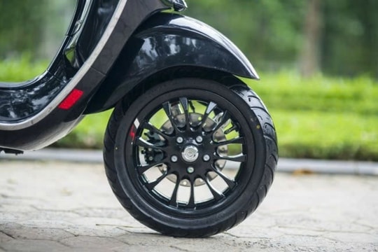 Mở bán mẫu xe máy tay ga cao cấp với giá cực êm: Sẵn sàng "gạt giò" Honda SH