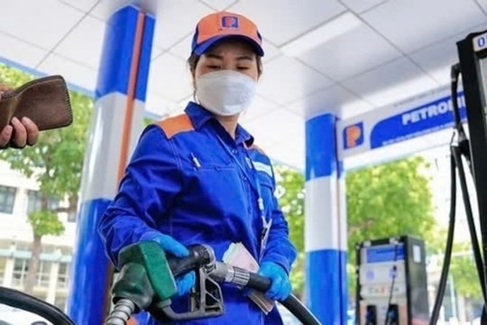 Giá xăng dầu hôm nay 10/1/2025: Dầu thế giới tăng mạnh hơn 1%