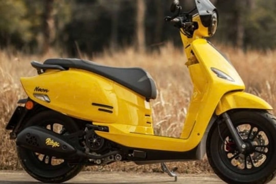 Quên Honda Vision đi, đây là mẫu xe máy khiến dân tình "dậy sóng": Đẹp, sang, giá "hạt dẻ"