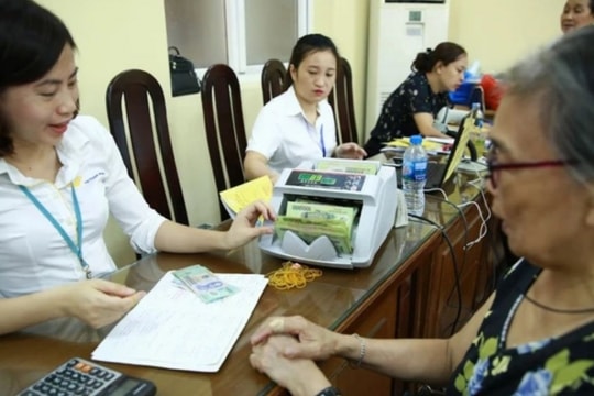 Đề xuất giải pháp hỗ trợ người cao tuổi trong việc rút lương hưu qua ngân hàng