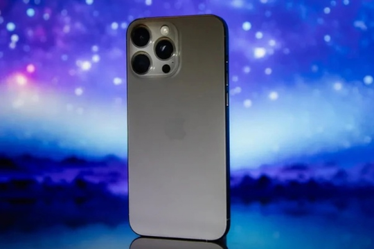 iPhone 16 Pro Max xuất sắc vượt trội, giành ngôi vị điện thoại tốt nhất năm 2024