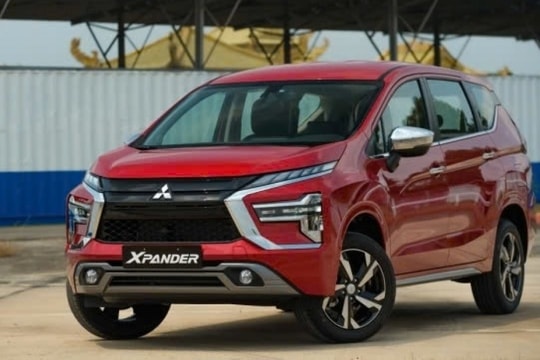 Mitsubishi Xpander giảm giá sâu đầu năm: Mẫu MPV "quốc dân" hạ bệ mọi đối thủ