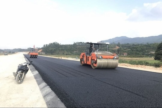 Doanh nghiệp dẫn đầu thị phần nhựa đường nội địa báo lãi thấp nhất trong 17 năm