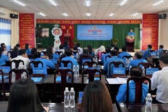 Công ty Number One Hậu Giang nhận bằng khen từ Liên đoàn Lao động tỉnh Hậu Giang