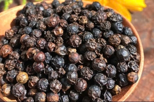 Giá tiêu hôm nay 15/1: Trong nước giảm mạnh, giá tiêu Indonesia tăng đột biến