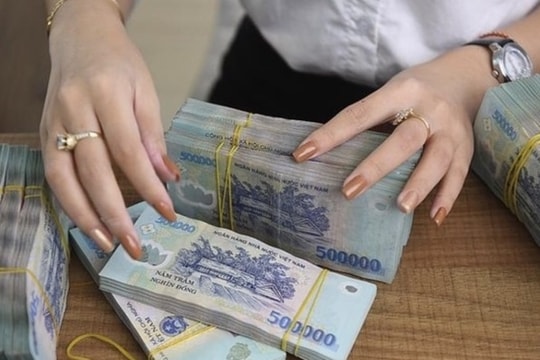 Lãi suất ngân hàng 15/1/2025: Techcombank dẫn đầu xu hướng giảm lãi suất huy động