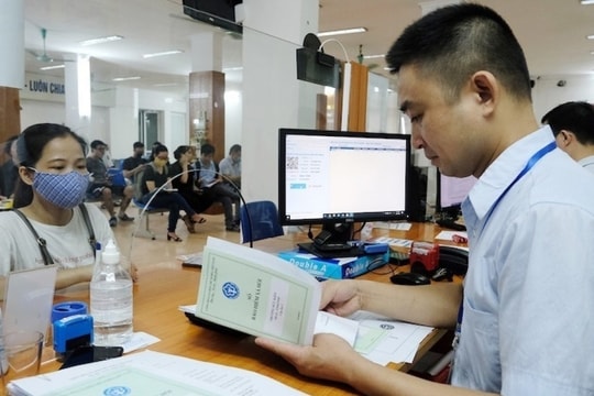 Rút bảo hiểm xã hội một lần giảm dần: Người lao động yên tâm với chính sách mới