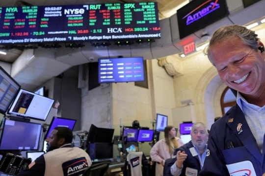 Chứng khoán Mỹ tăng mạnh, S&P 500 vượt mốc 5.900 điểm nhờ dữ liệu CPI tích cực