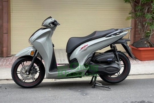 Giá xe Honda SH giữa tháng 1/2025 giảm "thủng đáy": Khách Việt đổ xô mua chơi Tết