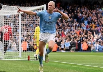 "Sát thủ" phương Bắc ký hợp đồng "khủng" gần 10 năm với đội bóng thành Manchester