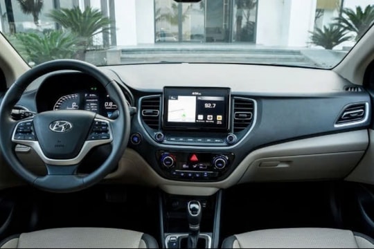 Đối thủ Toyota Vios "xả kho" cực sốc, cơ hội "vàng" cho khách hàng mua xe đón Tết