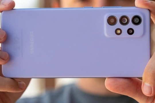 "Quái vật" giá rẻ nhà Samsung đầu năm 2025: Quyết "hạ gục" iPhone 13 bằng nửa giá