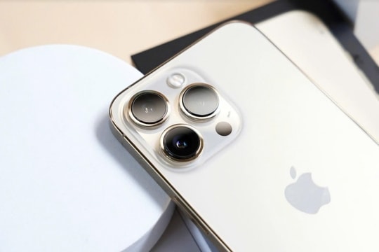 Bất ngờ với giá iPhone 13 Pro Max cận Tết Nguyên đán: Siêu rẻ tạo "địa chấn"