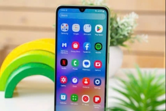 "Ông hoàng giá rẻ" nhà Samsung chỉ hơn 2 triệu: Thách thức cả iPhone cũ với trang bị vượt tầm giá