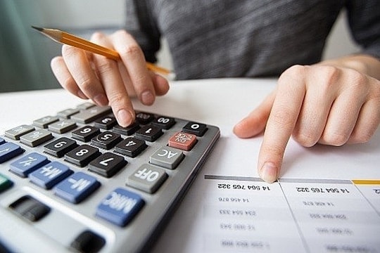 Nhận thưởng Tết bị trừ 10% thuế, khi nào người lao động được hoàn lại?