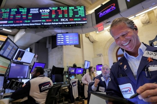 Chứng khoán Mỹ tăng mạnh khi nhà đầu tư đánh giá chính sách mới của Tổng thống Trump