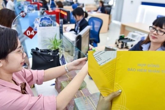 Phạt nặng hành vi ép buộc khách hàng mua bảo hiểm khi vay vốn ngân hàng