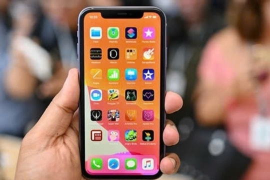 iPhone 11 gây sốt với giá "sốc toàn tập" dịp cận Tết: Rẻ quá hóa "tiếc" cho siêu phẩm ngày nào