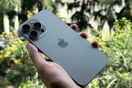 iPhone 16 Pro Max bất ngờ “rớt giá” kỷ lục cận Tết: Đẳng cấp còn đó, quá “ấm lòng” các Fan