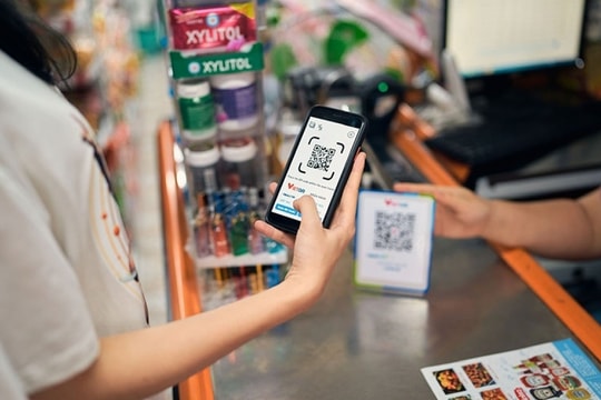 Tết Ất Tỵ 2025: Thanh toán không tiền mặt vượt trội, tiền mặt dần 'lép vế'?