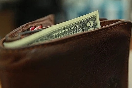 Bỏ ngay 4 thói quen này nếu không muốn năm 2025 thường xuyên rỗng túi