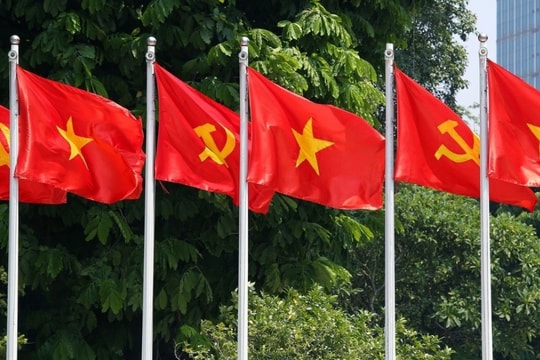 Tự hào về Đảng quang vinh, xây dựng đất nước hùng cường, thịnh vượng