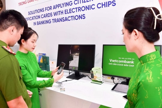 Ngân hàng lưu ý khách hàng thuộc 3 nhóm tuổi này cần đổi căn cước công dân để tránh gián đoạn giao dịch