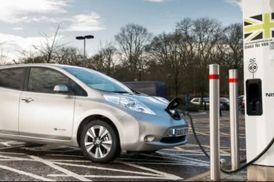 Người Việt sắp tốn thêm cả tỷ đồng nếu mua ô tô điện từ ngày 1/3/2025