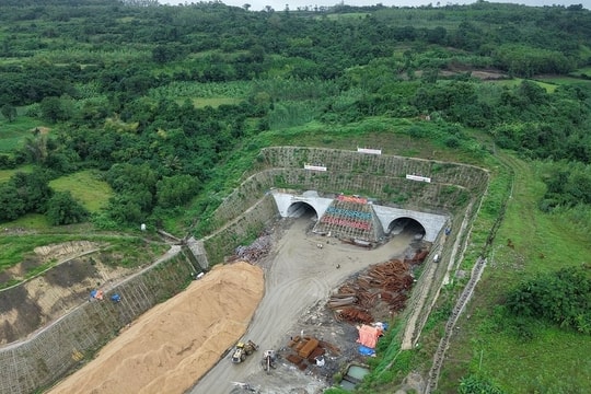 Đèo Cả (HHV) đặt mục tiêu thông hầm lớn nhất cao tốc Quảng Ngãi - Hoài Nhơn vào tháng 4/2025