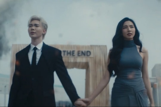 Lời bài hát "Dù cho tận thế (vẫn yêu em)" - Erik (Full lyrics): Đôi tay này cần nâng niu, vì em là người anh yêu...Dù cho tận thế vẫn yêu em