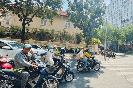 Từ 2025: Đè vạch dừng đèn đỏ mà để xảy ra việc này có thể khiến bạn mất trắng tới vài tháng lương