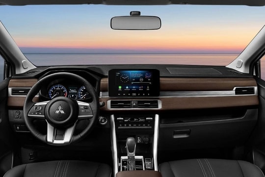 Mitsubishi Xpander Cross 2025 giảm "sốc" sau Tết, lăn bánh rẻ chưa từng có kèm ưu đãi khủng!