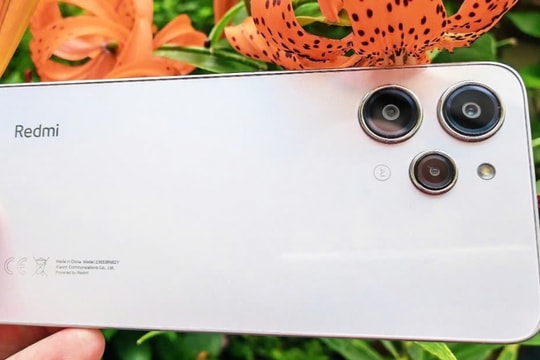 Bất ngờ với mẫu điện thoại nhà Xiaomi chỉ hơn 2 triệu sở hữu diện mạo đẹp như iPhone 16 Pro Max