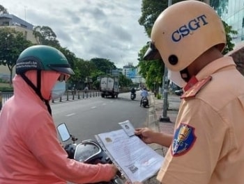 Từ năm 2025, mượn xe người thân để đi bị CSGT xử phạt nặng không? Đọc ngay để tránh rắc rối