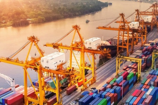 Kinh tế Việt Nam 2025 duy trì tăng trưởng 7-7,5% nhờ đầu tư công và FDI