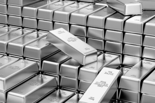 Giá bạc hôm nay 11/2/2025: Bạc tăng nhẹ, vàng chưa hết "hot"