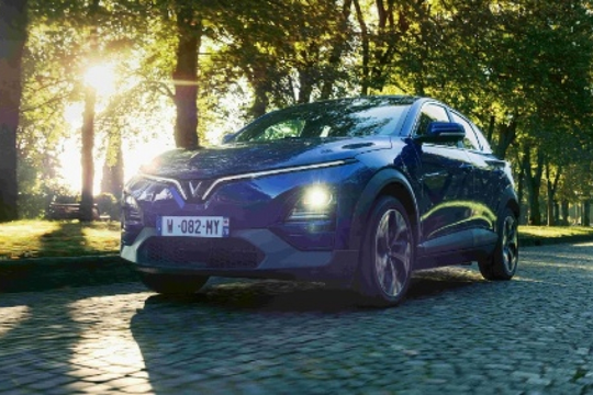 VinFast mang VF6 và VF8 đến triển lãm thương mại ABF 2025 tại Đức