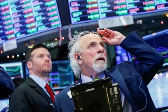 Chứng khoán Mỹ lao dốc sau dữ liệu lạm phát bất ngờ