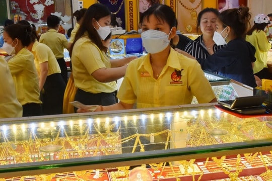 Giá vàng chiều nay 15/2/2025: Thị trường biến động mạnh, vàng SJC mất mốc 91 triệu đồng