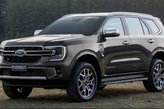 Giá lăn bánh Ford Everest giữa tháng 2/2025 cực rẻ, "đè bẹp" Toyota Fortuner
