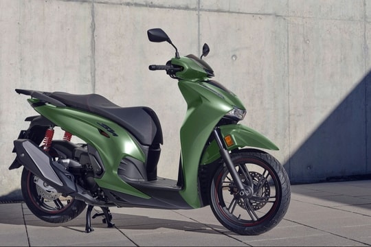 Giá Honda SH 2025 "sập sàn", thấp kỷ lục khiến dân tình "đứng ngồi không yên"!