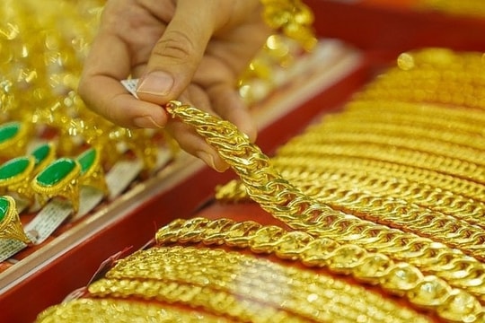 Thị trường kim loại quý hôm nay 17/2/2025: Giá vàng “bốc hơi” mạnh, bạc vững vàng đi lên