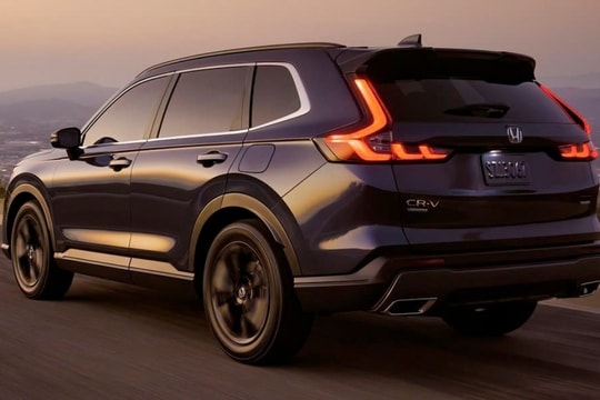 Giá lăn bánh Honda CR-V 2025 thấp kỷ lục, liệu có soán ngôi Mazda CX-5?